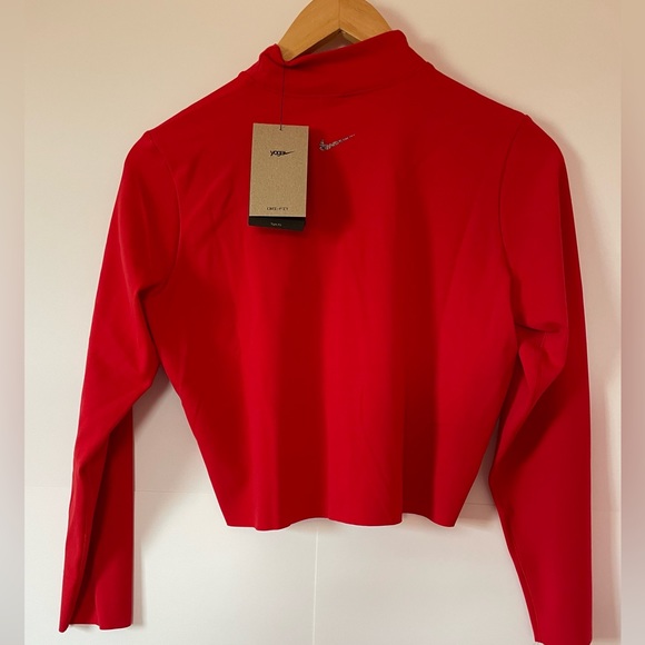 NWT NIKE YOGA DRI-FIT LUXE WOMEN'S LONG SLEEVE CROP TOP - Picture 3 of 10
